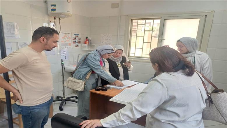 صحة الجيزة تتابع الخدمات الوقائية بمنشآت 6 أكتوبر وتراجع توافر التطعيمات وأدوية الطوارئ
