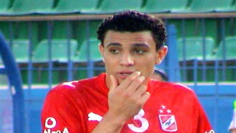 جماهير الأهلي تحيي ذكرى الراحل محمد عبدالوهاب في مباراة سموحة