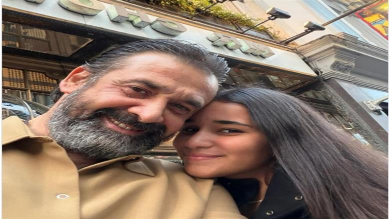 كريم عبدالعزيز يحتفل بعيد ميلاد ابنته «ملك» بصورة نادرة