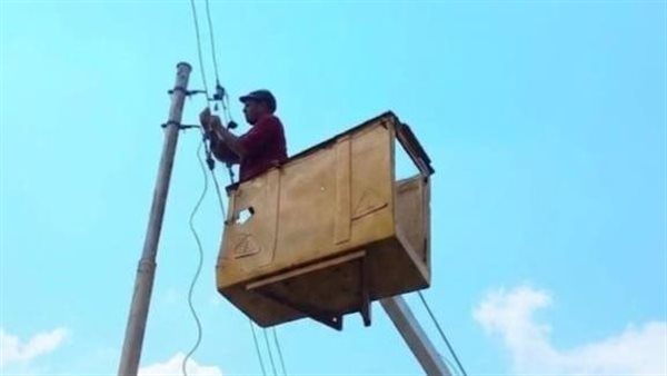 محافظ الشرقية: تكثيف أعمال صيانة أعمدة الإنارة ورفع كفاءتها