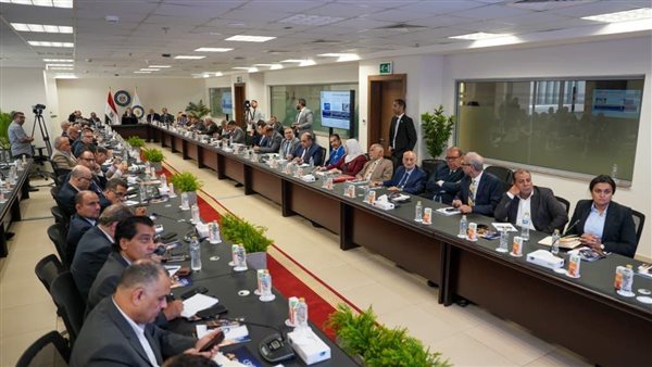 وزير البترول في لقاء موسع مع رؤساء التحرير: مفاجآت في الإنتاج والاستكشاف وخطط جديدة للطاقة
