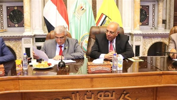 بحوث الصحراء وأكساد يبحثان تعزيز التعاون العربي لمواجهة التصحر والجفاف