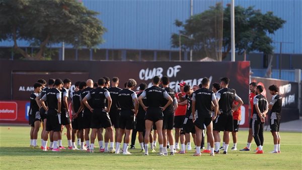 الأهلي يواصل تدريباته لمواجهة سموحة في الدوري المصري (صور)