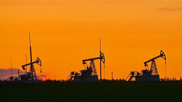 تراجع أسعار النفط 0.77% خلال تعاملات اليوم والبرميل يسجل 89 دولارًا