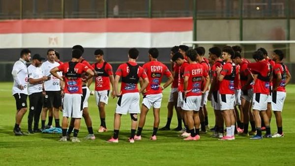 منتخب الشباب يواصل استعداداته لتصفيات شمال أفريقيا، وشوقي غريب يجتمع باللاعبين