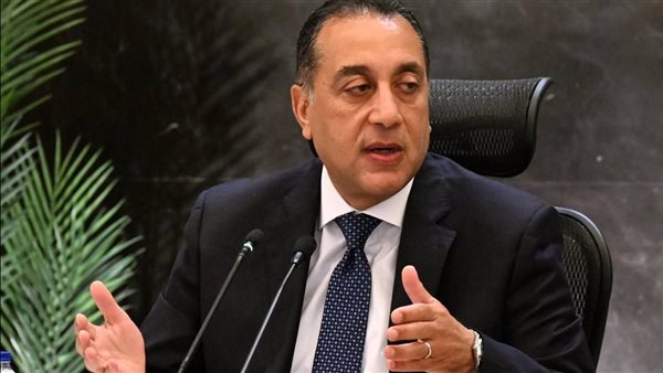 رئيس الوزراء يصدر 3 قرارات جديدة بشأن العمل عن بُعد وتعيينات بالبورصة والرقابة المالية