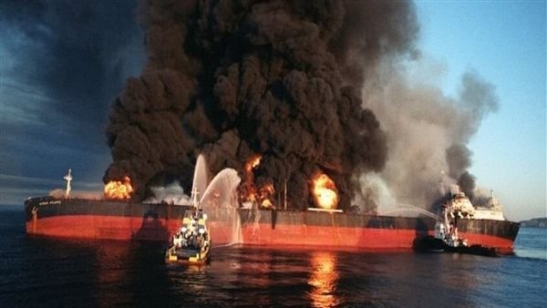 الحرس الثوري: استهدفنا ناقلة نفط بـ 3 مسيرات وألغام بحرية تحت عين الحراسة الأمريكية