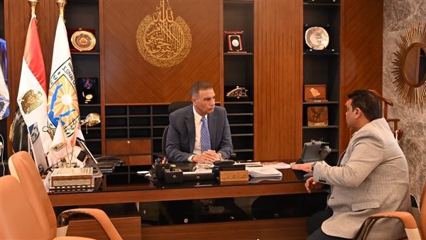 محافظ جنوب سيناء يبحث مع «الرعاية الصحية» الارتقاء بمستوى الخدمات الطبية